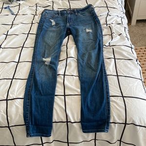 Hollister- High Rise Super Skinny